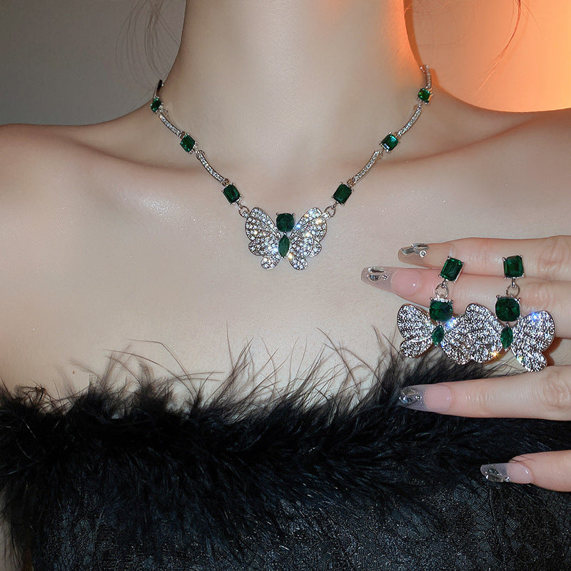 Alloy silver pins and diamonds, butterfly and emerald square earrings necklace set will not fade